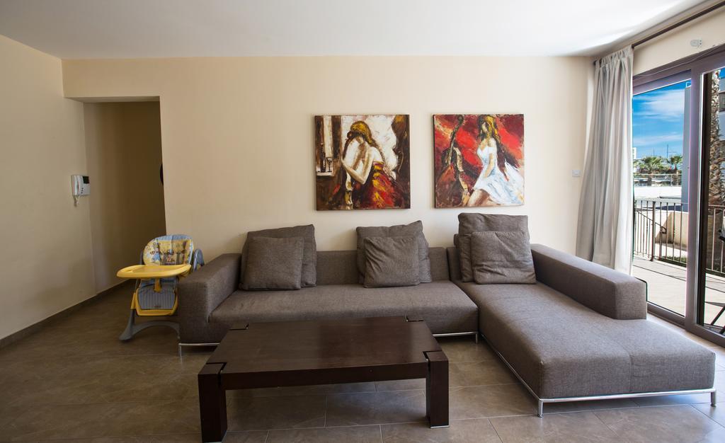 Napiana Apartments Aya Napa Oda fotoğraf